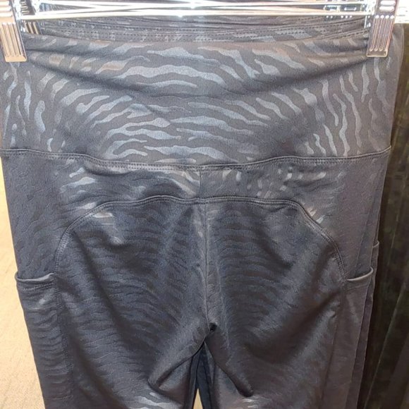 CM fashion pocketed zebra print leggings NWT - Picture 8 of 9